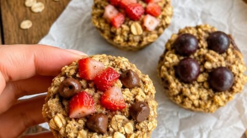 3 Ingredient Banana Oat Muffins