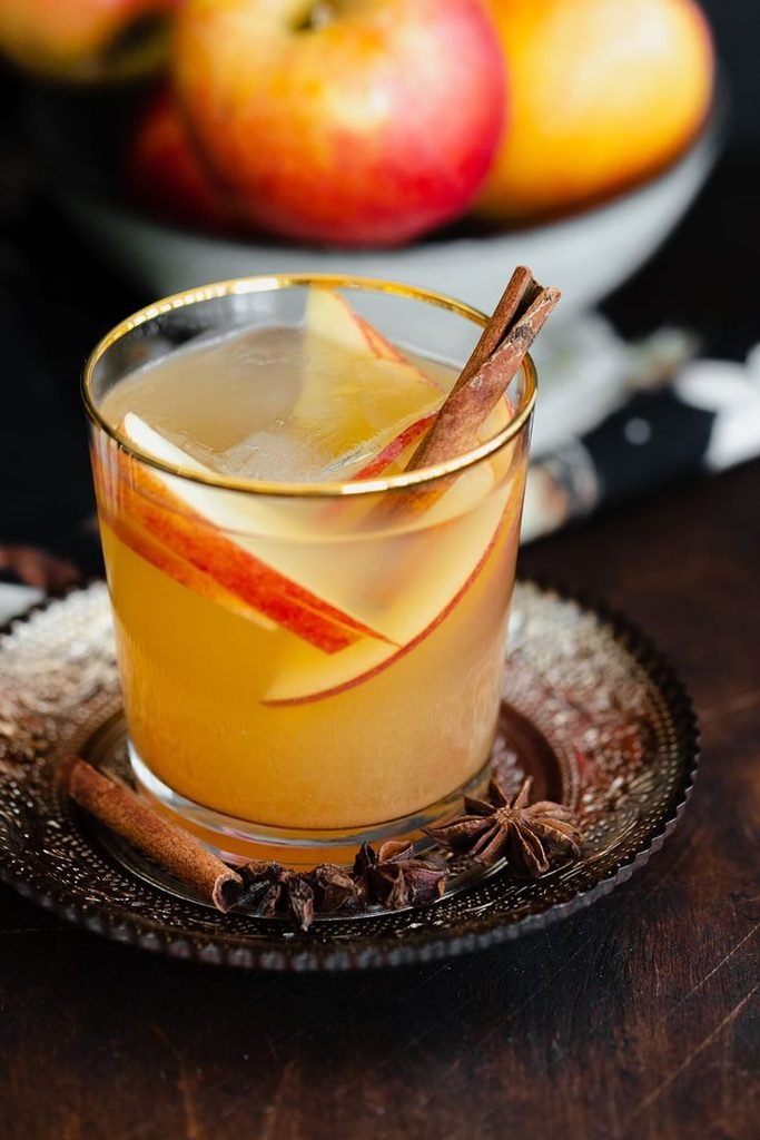 Cinnamon Apple Rum Punch